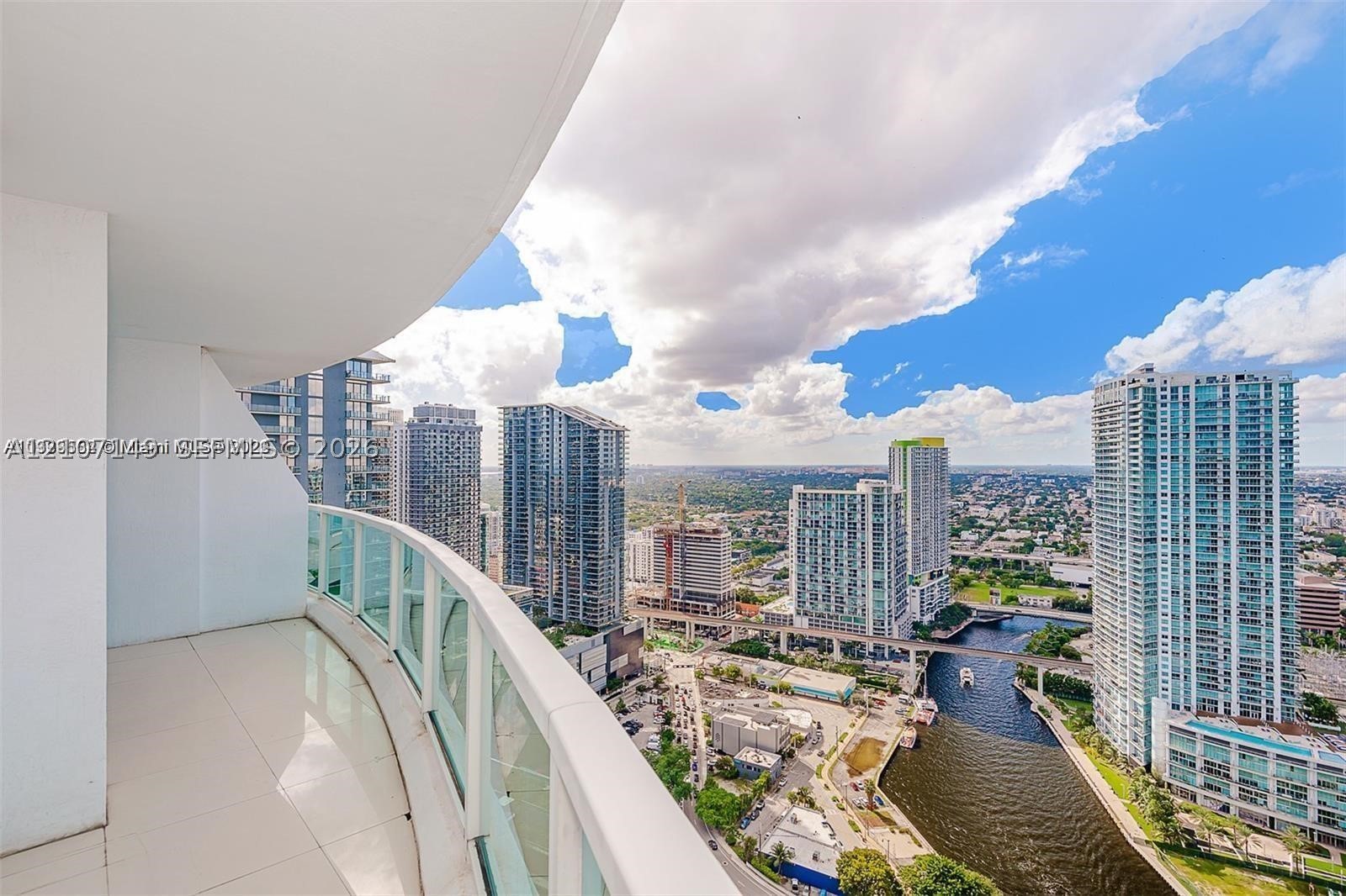 image Brickell on the River South25