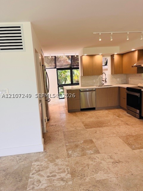 241 Harbor Dr Key Biscayne, FL 33149