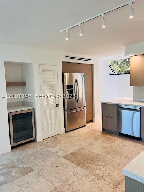 241 Harbor Dr Key Biscayne, FL 33149