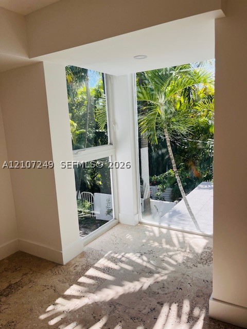 241 Harbor Dr Key Biscayne, FL 33149