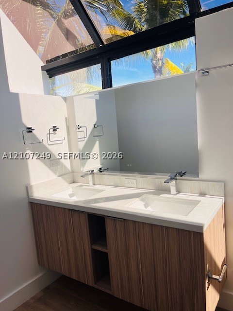 241 Harbor Dr Key Biscayne, FL 33149