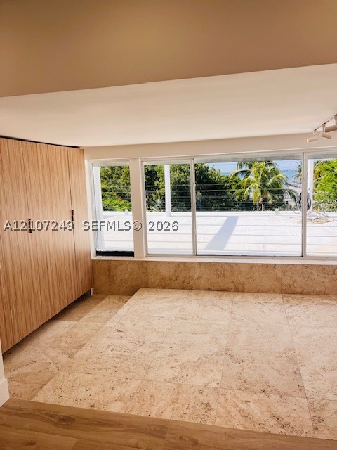 241 Harbor Dr Key Biscayne, FL 33149