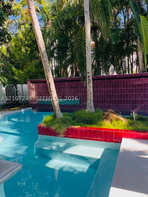 241 Harbor Dr Key Biscayne, FL 33149