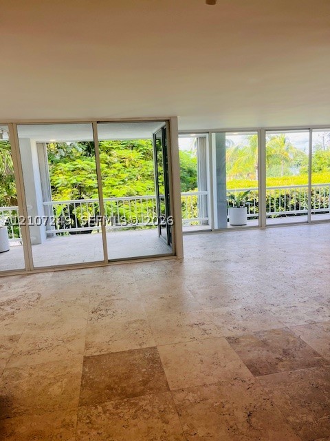 241 Harbor Dr Key Biscayne, FL 33149