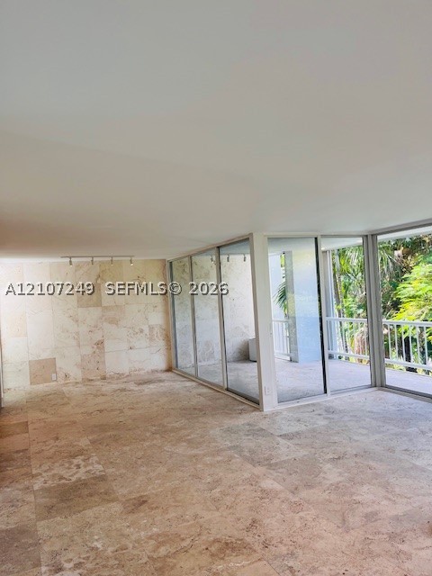 241 Harbor Dr Key Biscayne, FL 33149