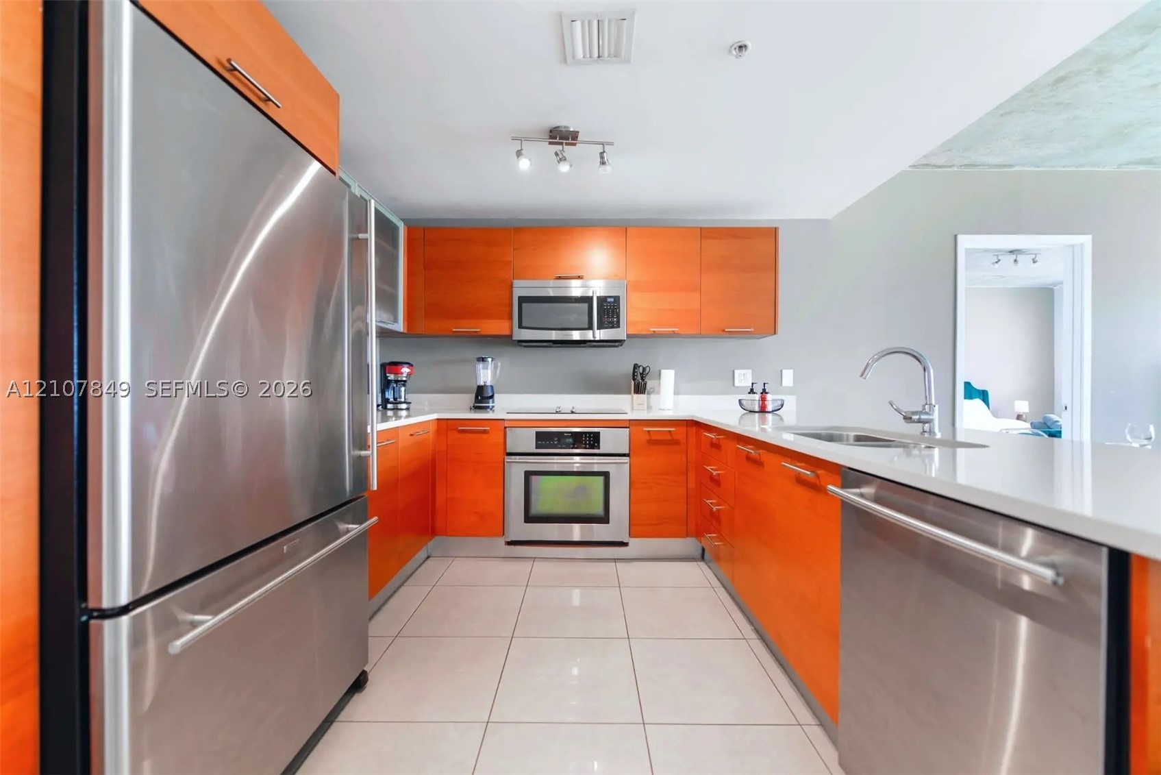 3250 NE 1st Ave #1005