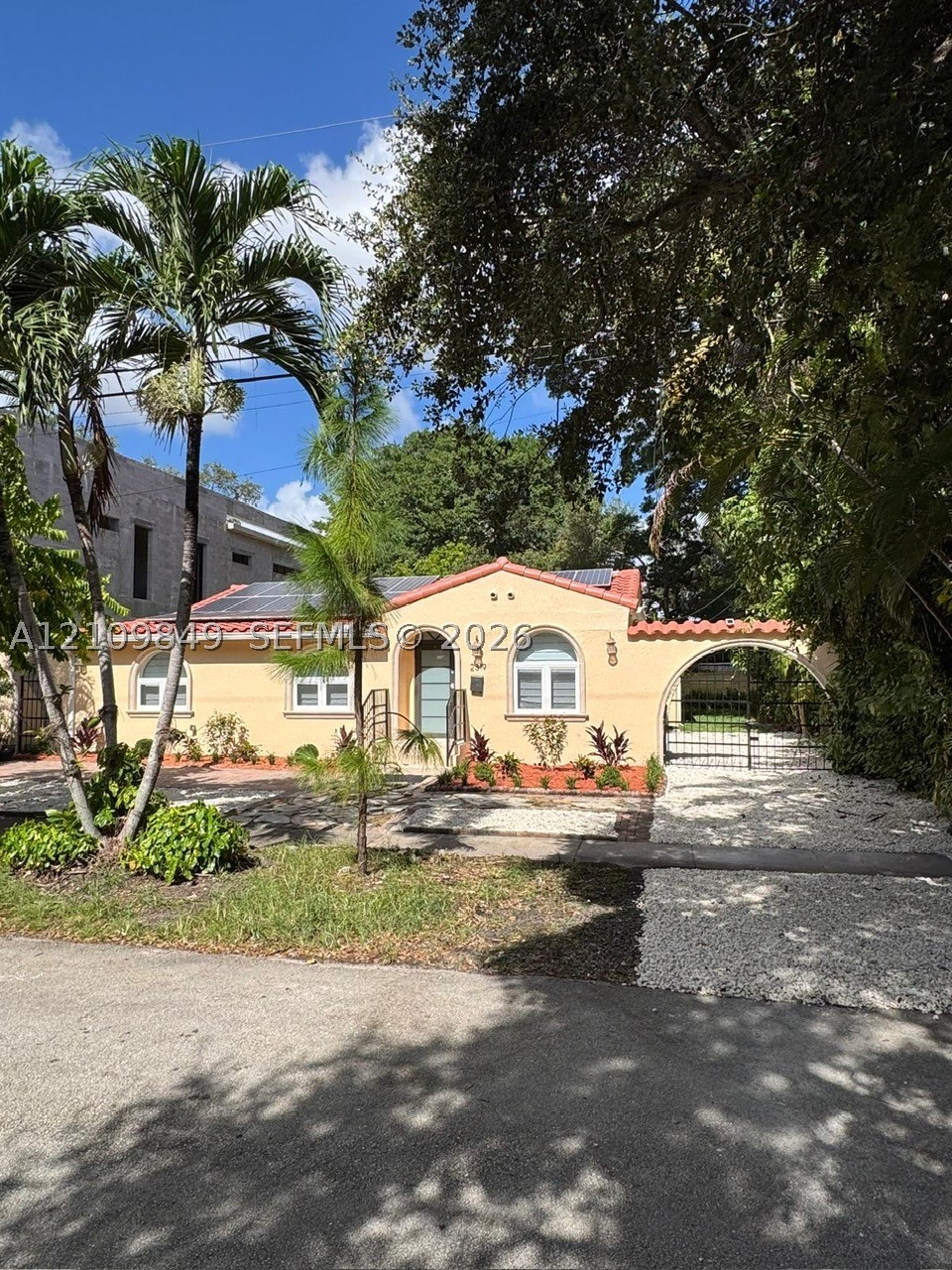2319 Swanson Ave