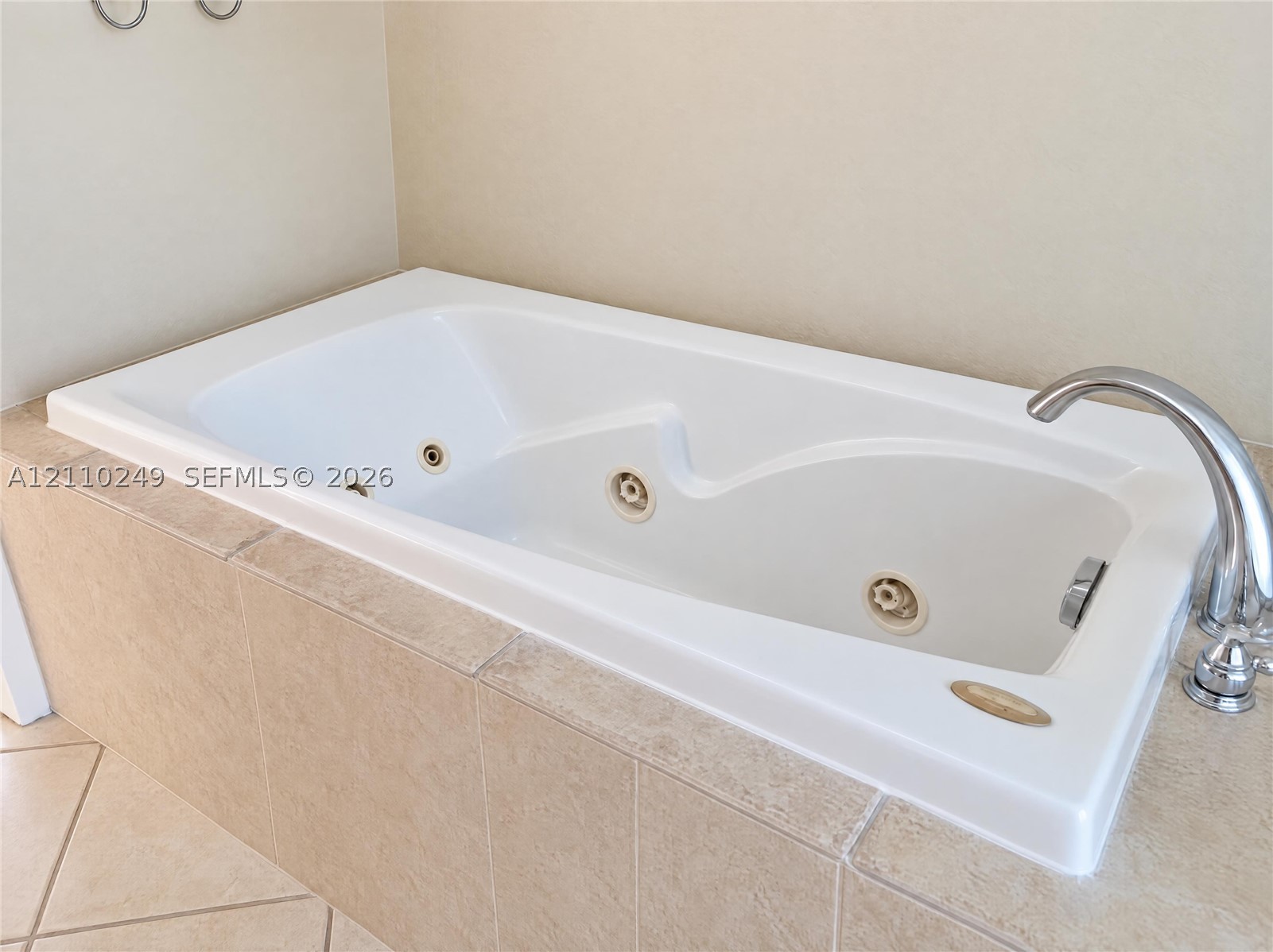 1825 NE 26th Dr Wilton Manors, FL 33306