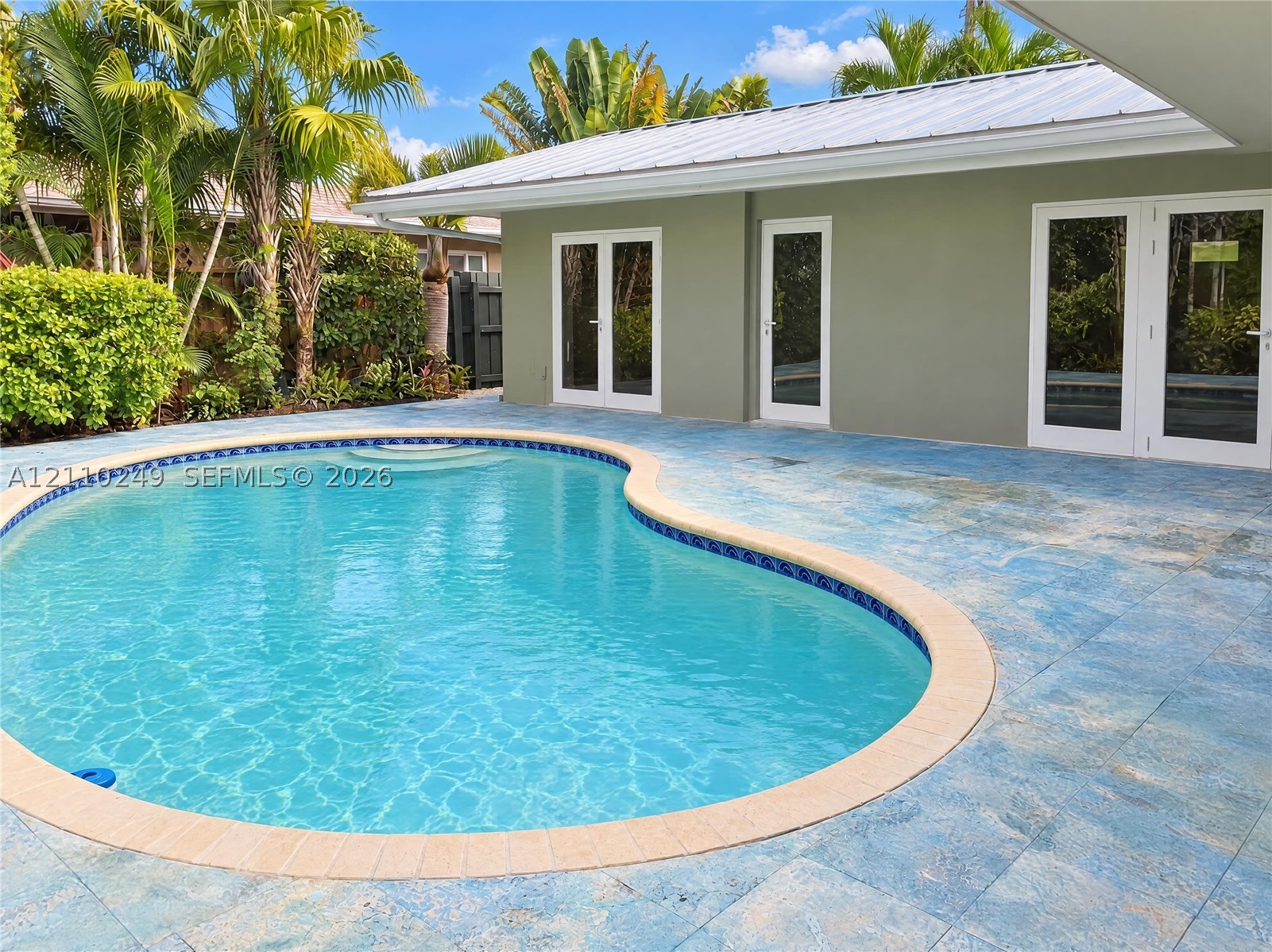 1825 NE 26th Dr Wilton Manors, FL 33306