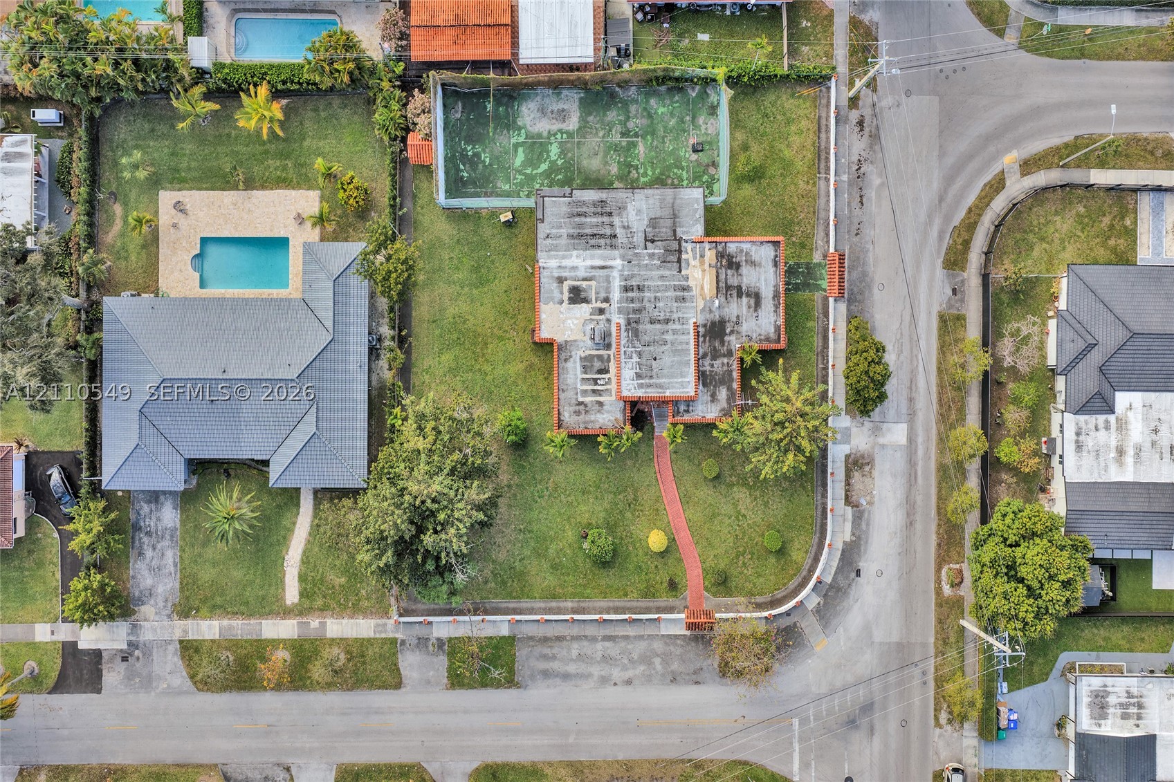 500 SW 39th Ct Miami, FL 33134