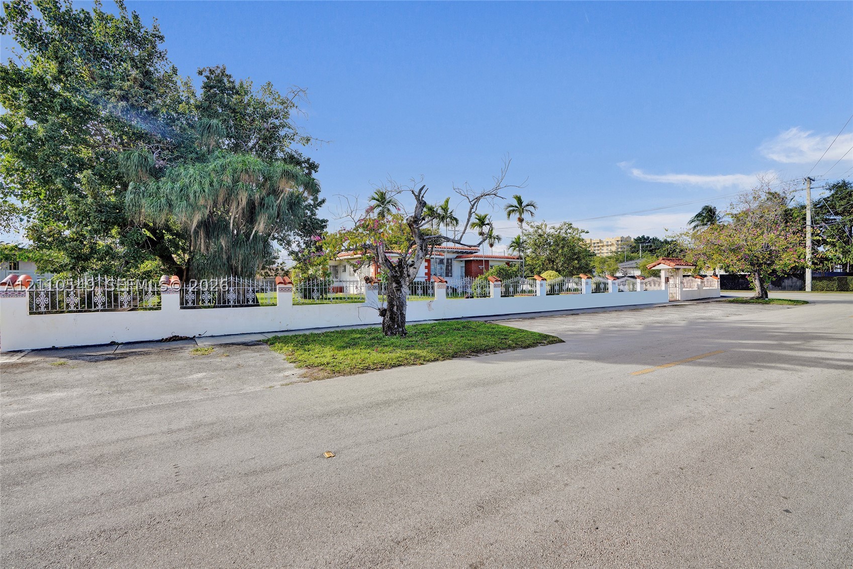 500 SW 39th Ct Miami, FL 33134