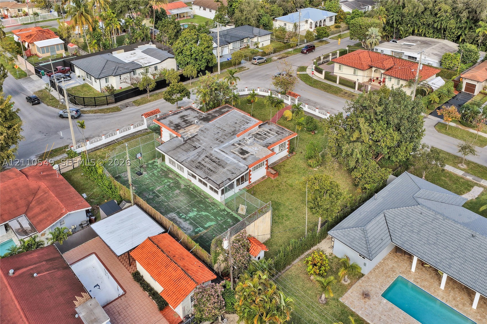 500 SW 39th Ct Miami, FL 33134