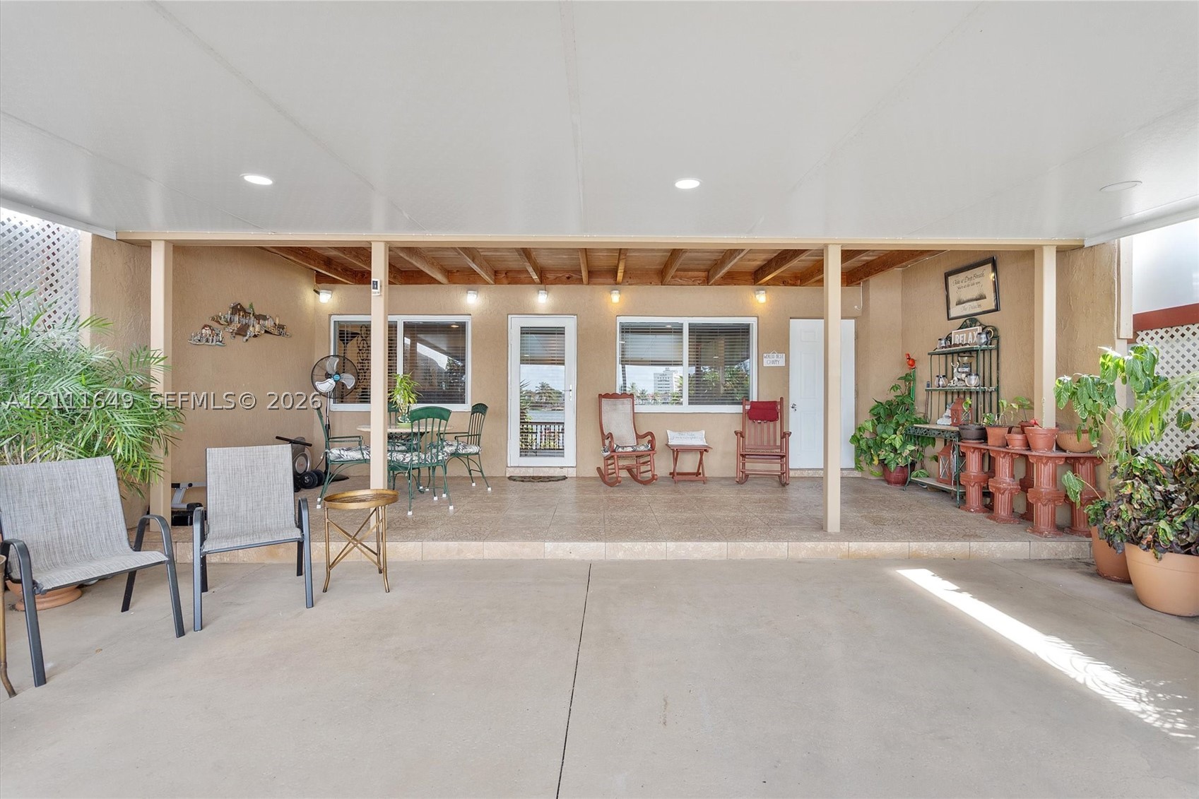 7120 W 17th Ct Hialeah, FL 33014