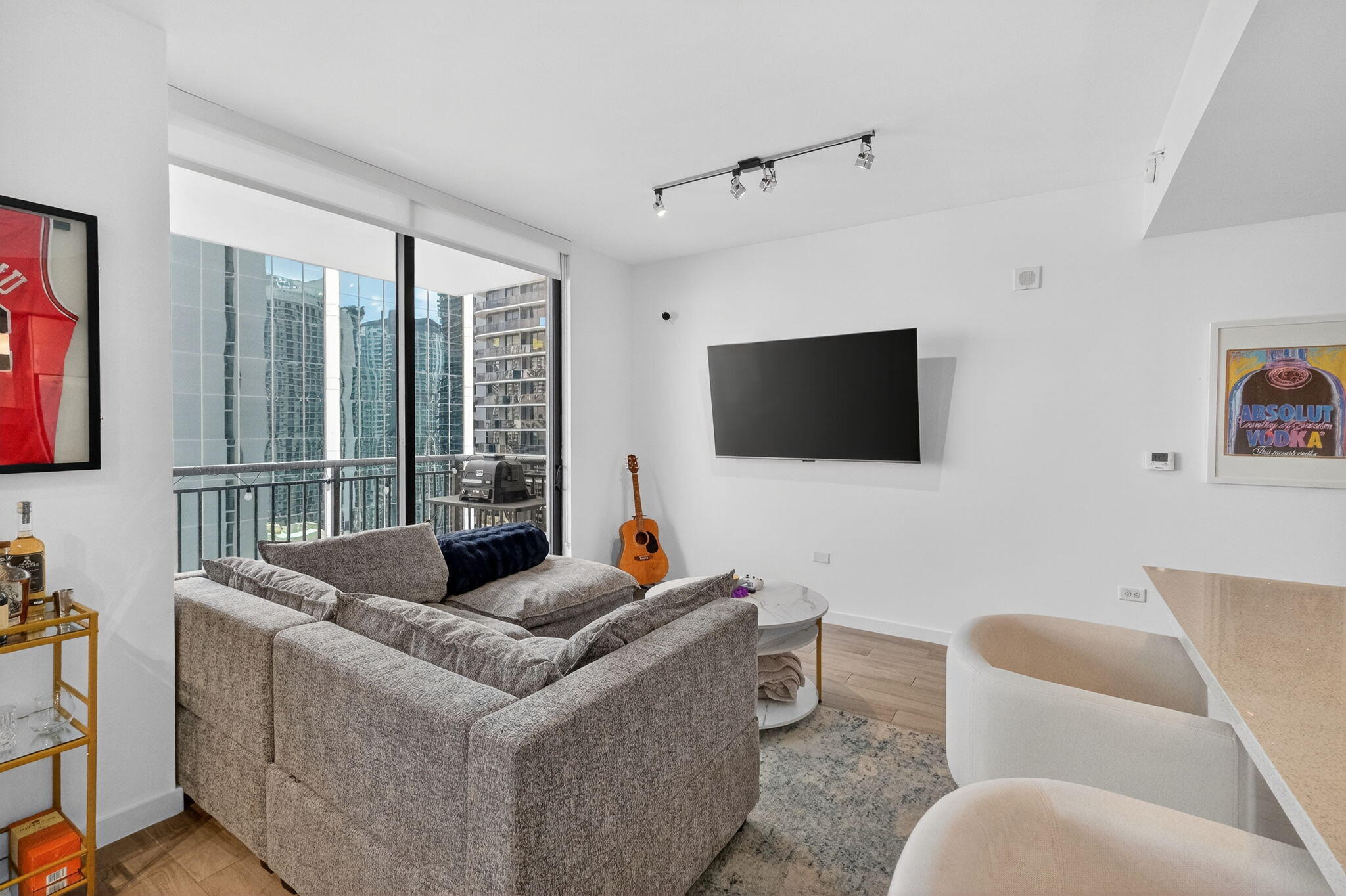 999 SW 1st #2615 Miami, FL 33130