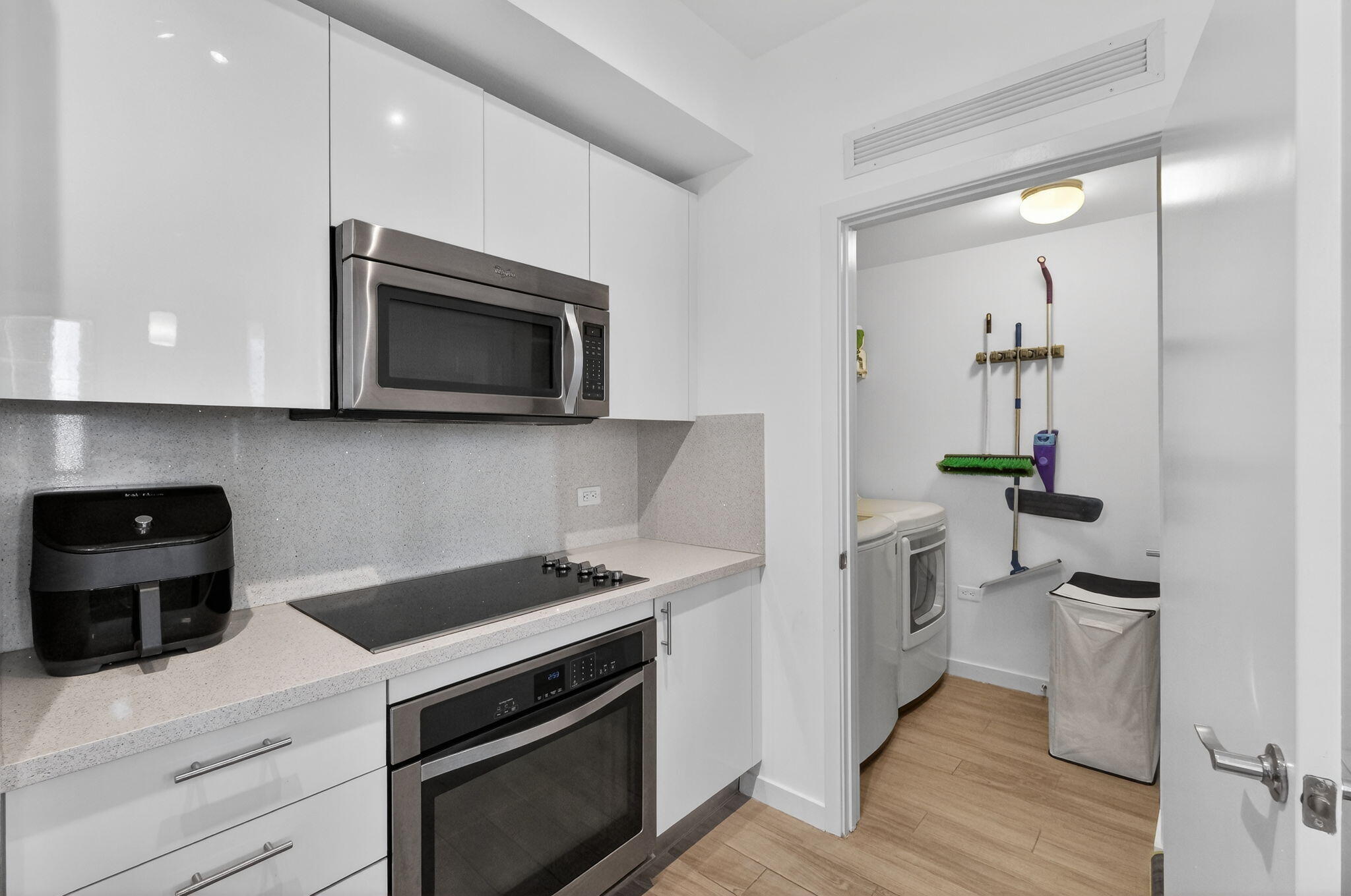 999 SW 1st #2615 Miami, FL 33130