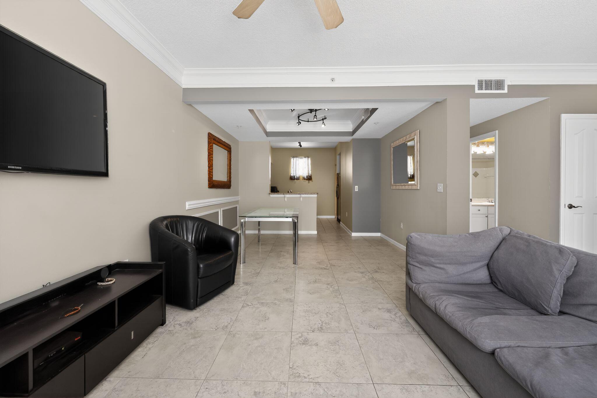 156 Aragon #103 Jupiter, FL 33458