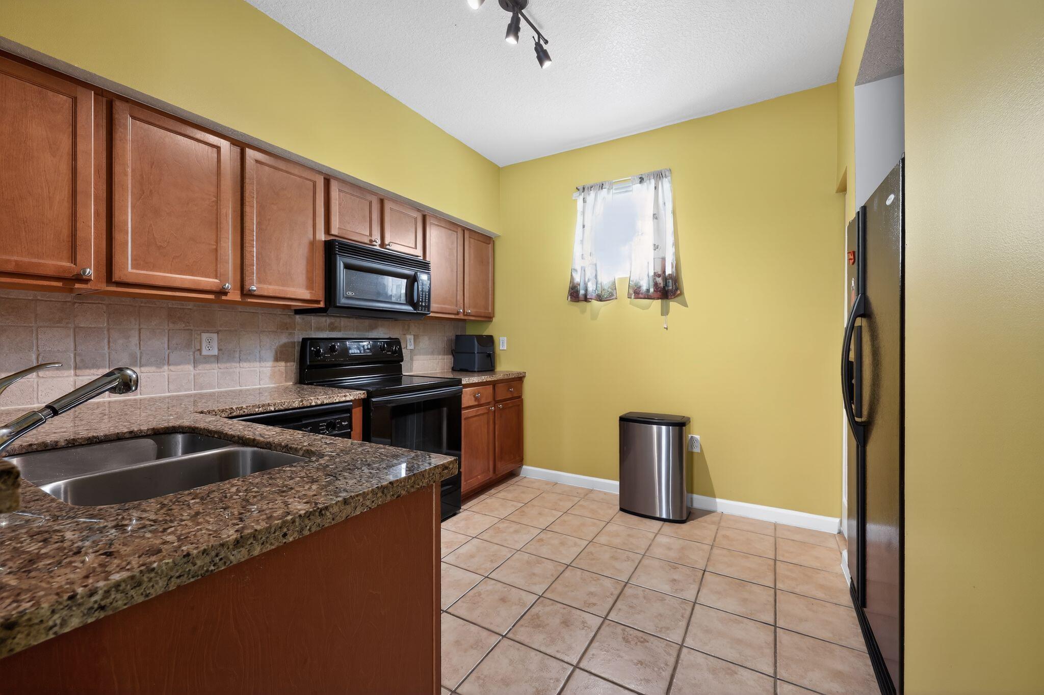 156 Aragon #103 Jupiter, FL 33458