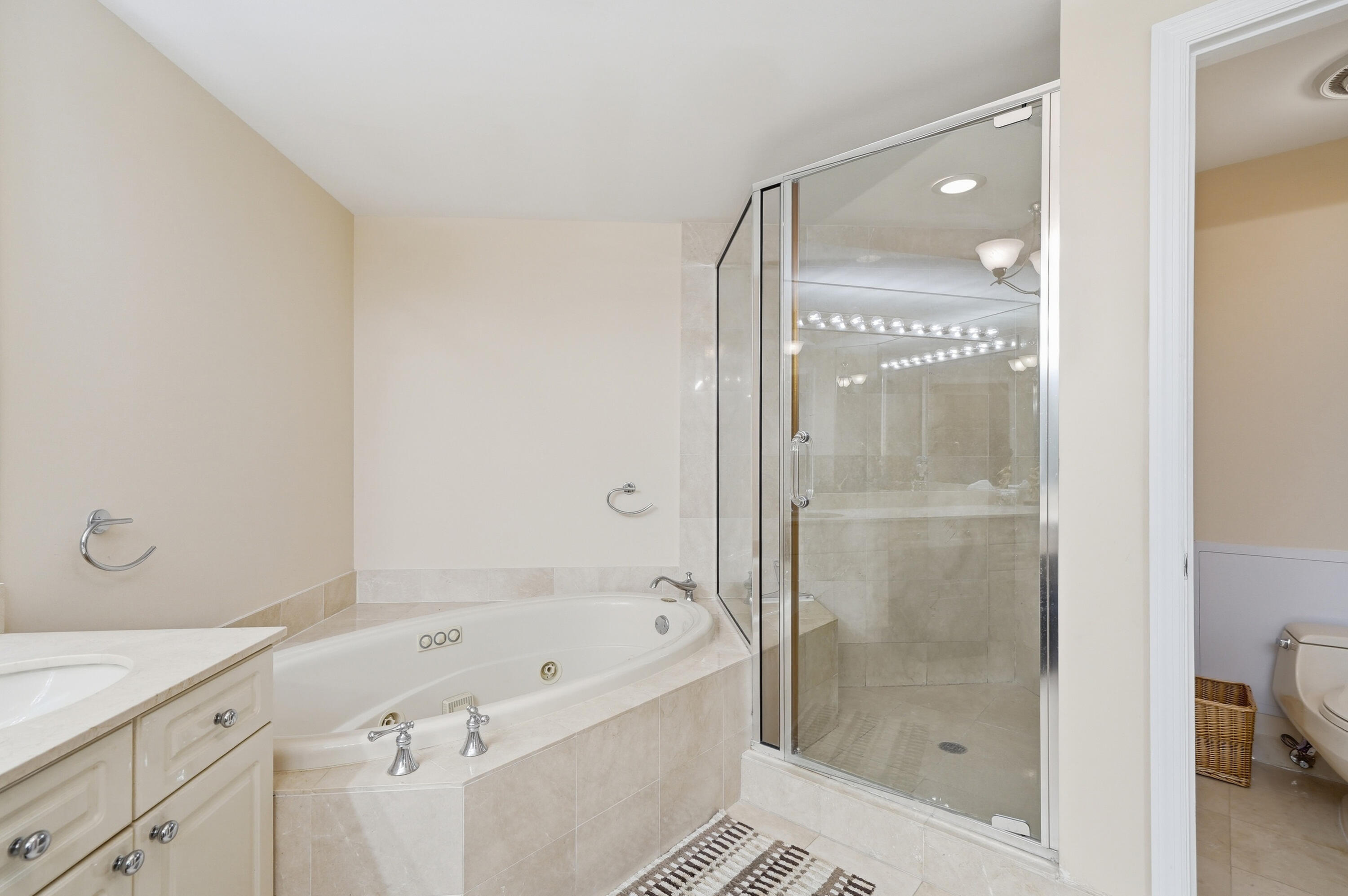 6051 N Ocean #1003 Hollywood, FL 33019