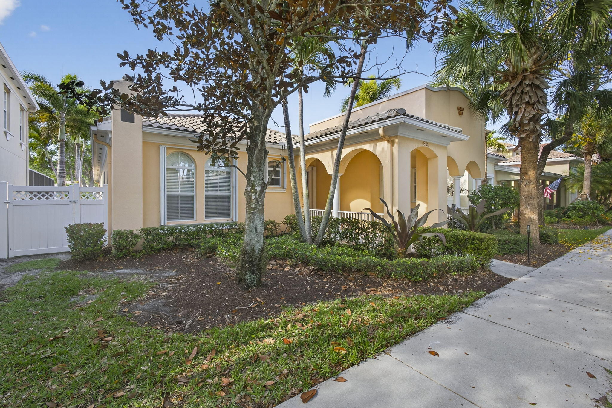 212 Florence Jupiter, FL 33458