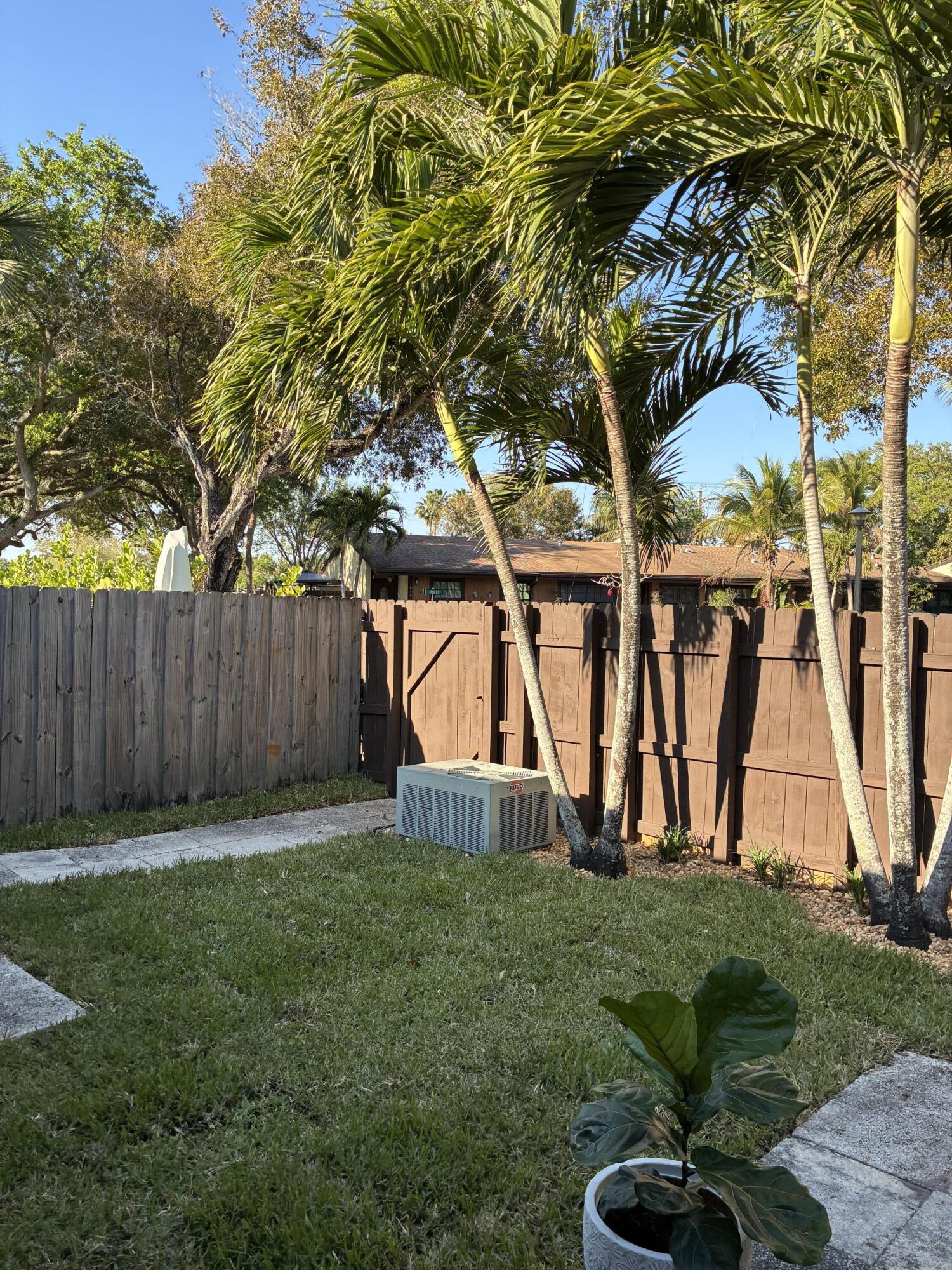 2301 Buttonwood Pembroke Pines, FL 33026