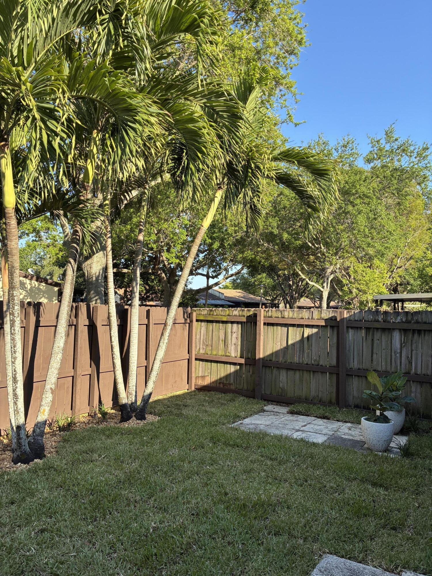 2301 Buttonwood Pembroke Pines, FL 33026