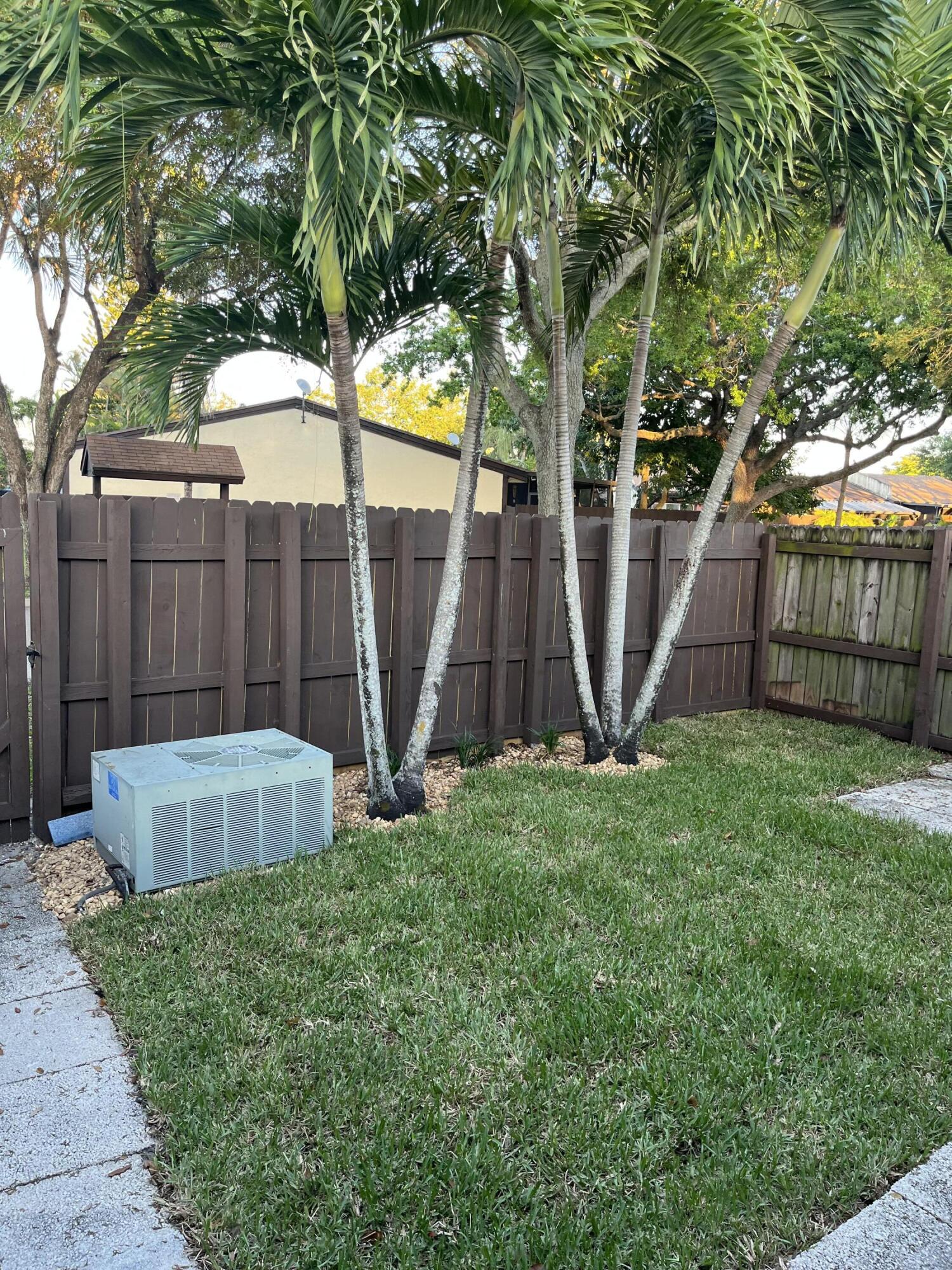 2301 Buttonwood Pembroke Pines, FL 33026