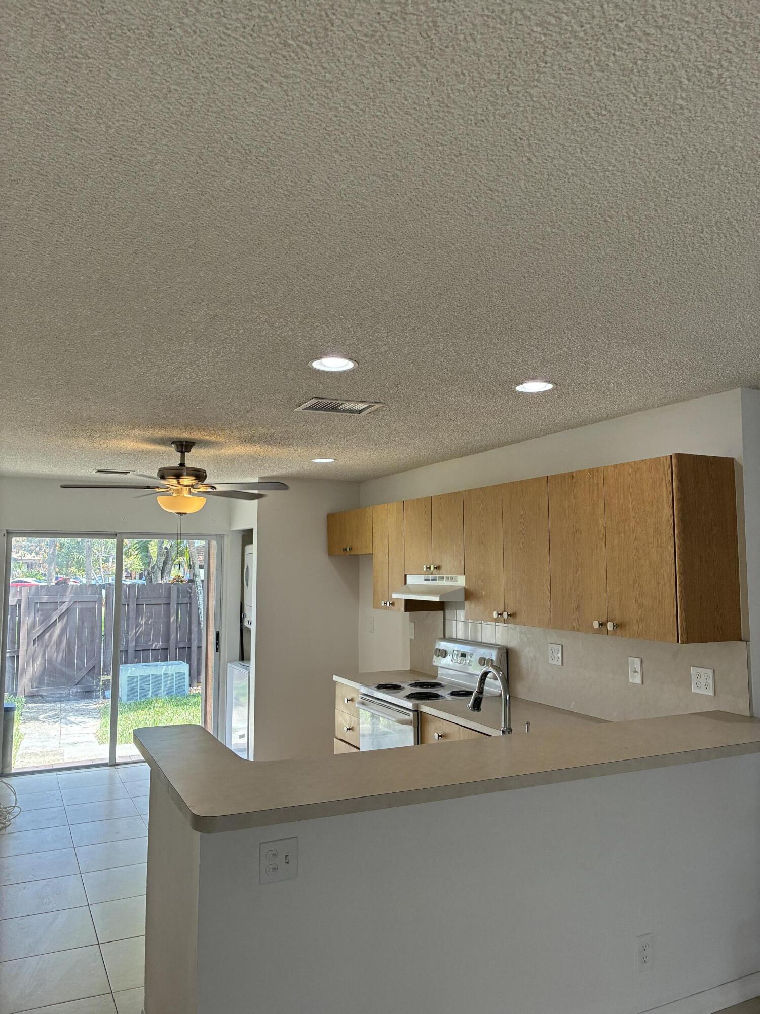 2301 Buttonwood Pembroke Pines, FL 33026