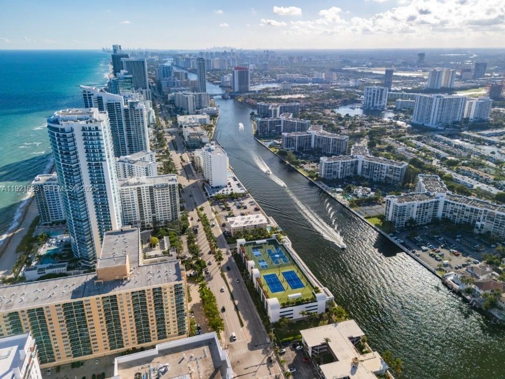 800 Parkview #726