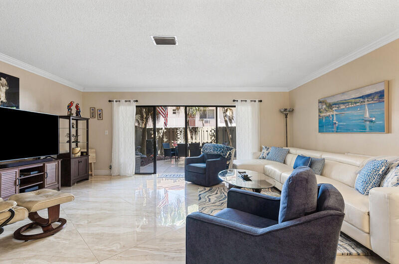 3409 SE 8th #6 Pompano Beach, FL 33062