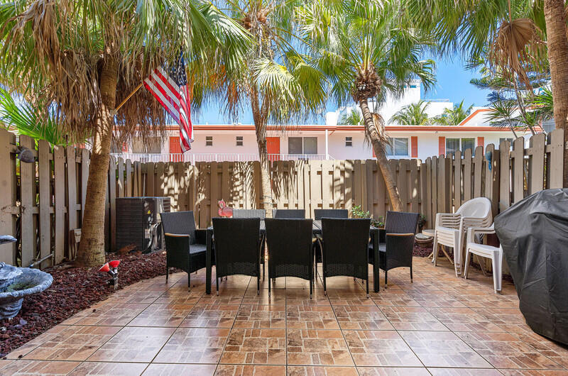 3409 SE 8th #6 Pompano Beach, FL 33062