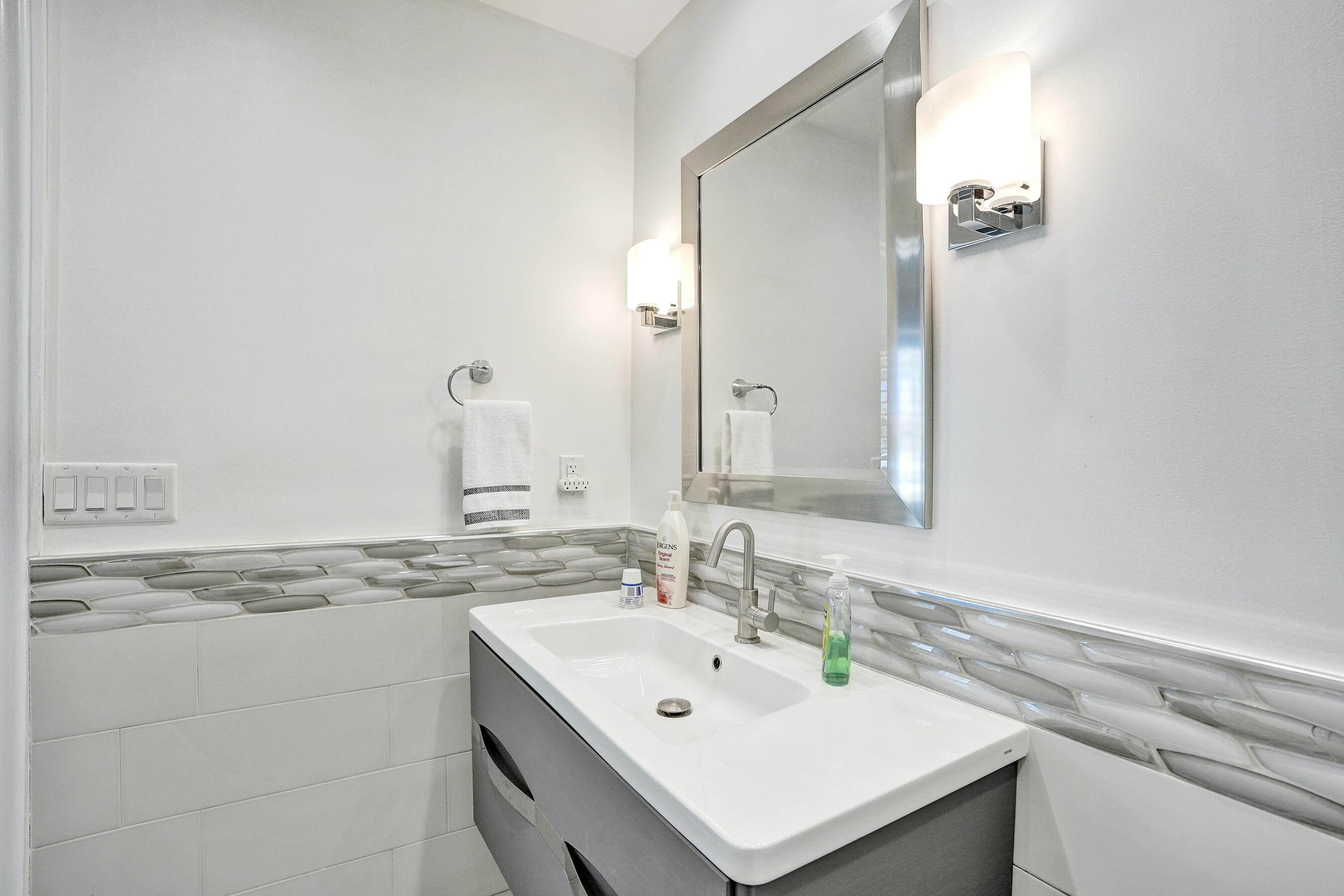 3001 NE 58th Fort Lauderdale, FL 33308