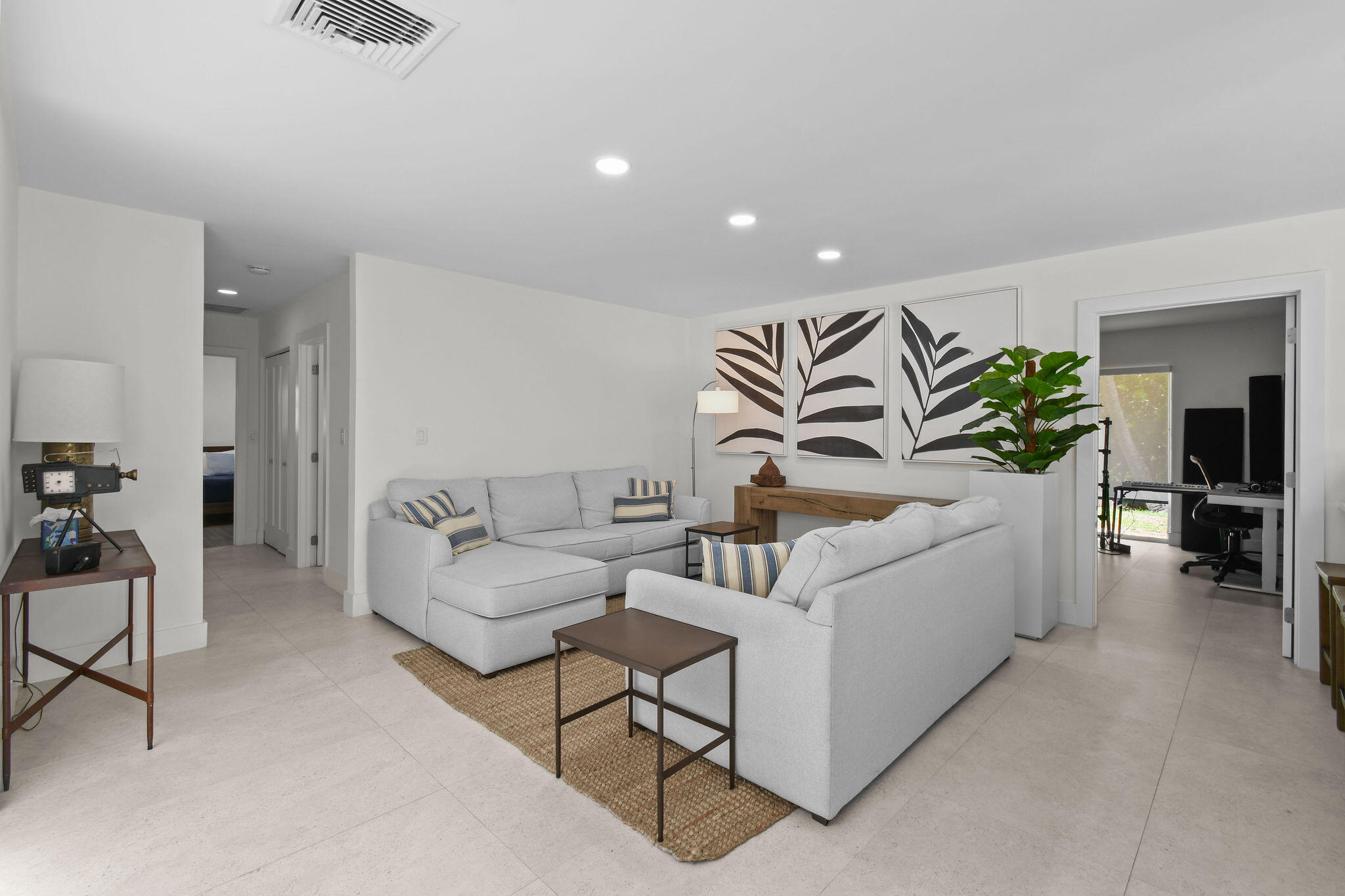 114 N Beach Jupiter Island, FL 33455