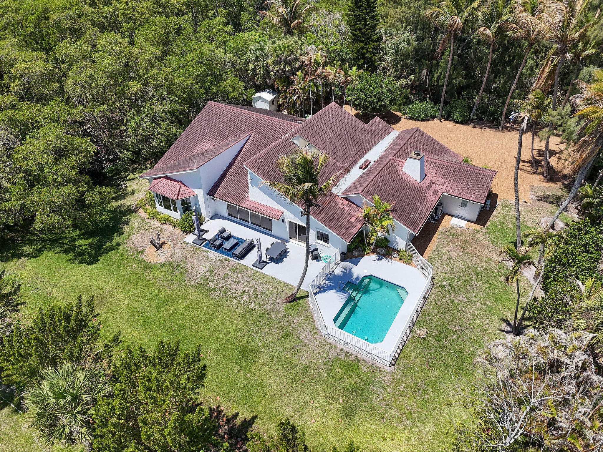 114 N Beach Jupiter Island, FL 33455