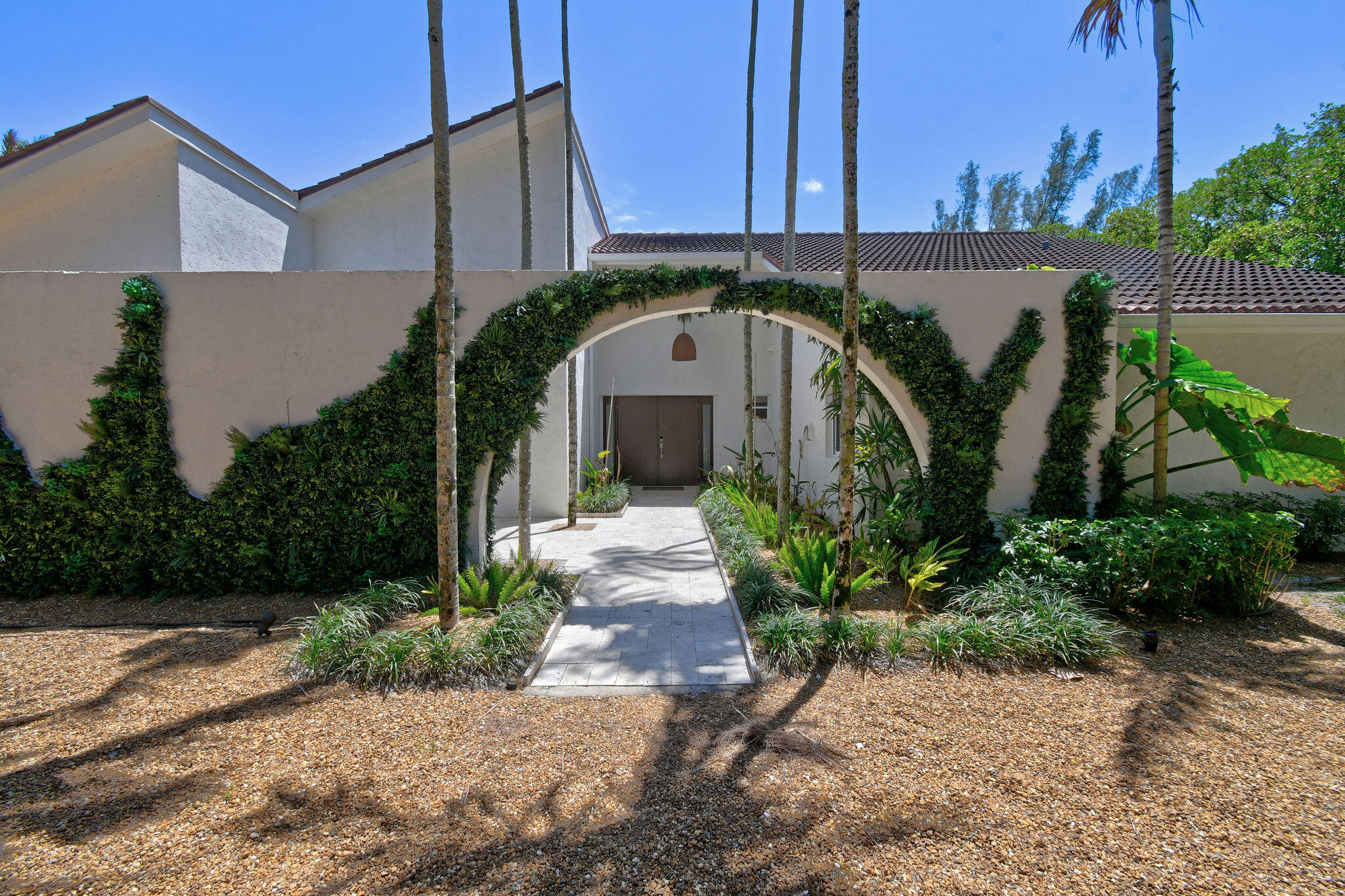114 N Beach Jupiter Island, FL 33455