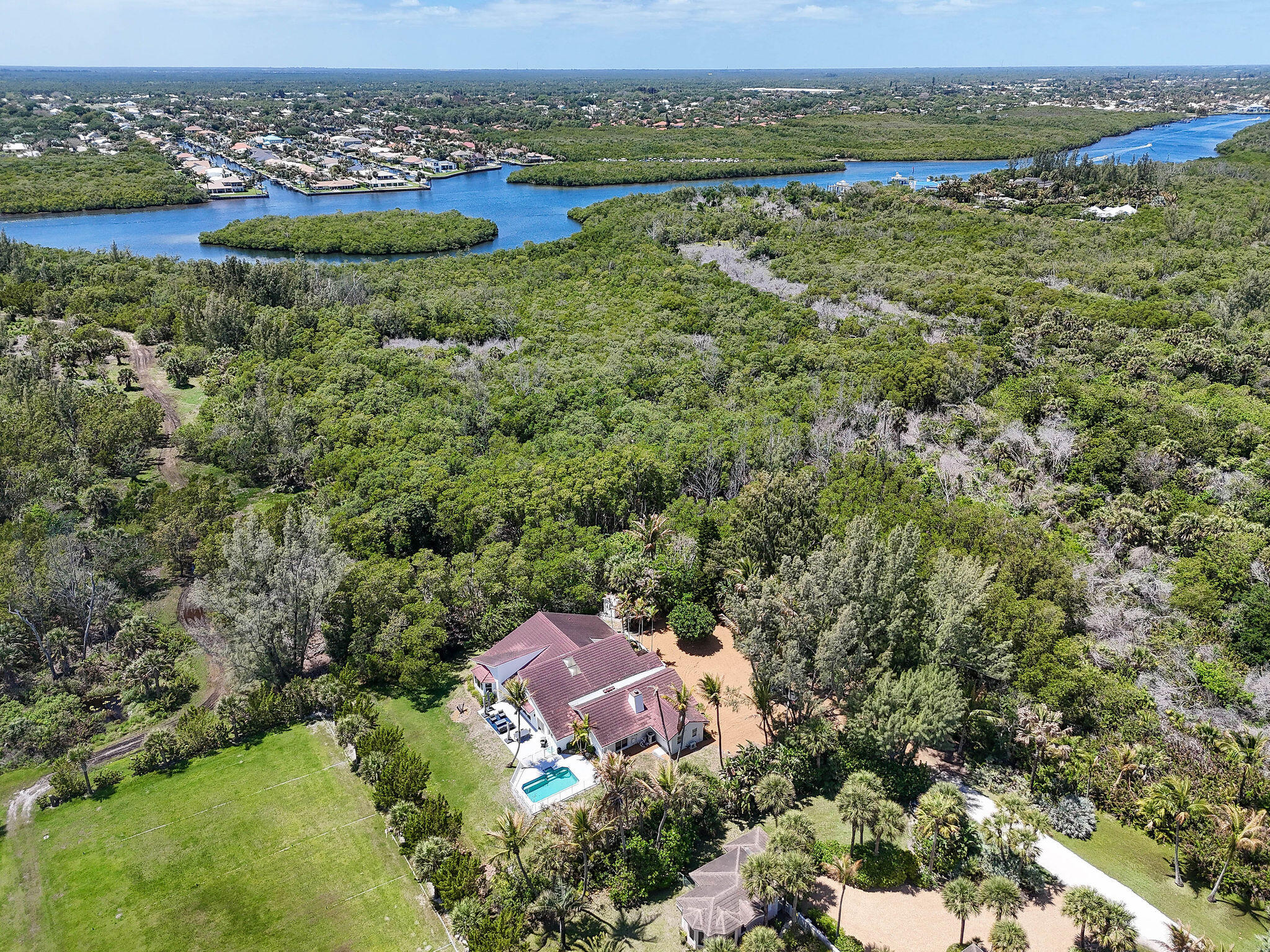 114 N Beach Jupiter Island, FL 33455