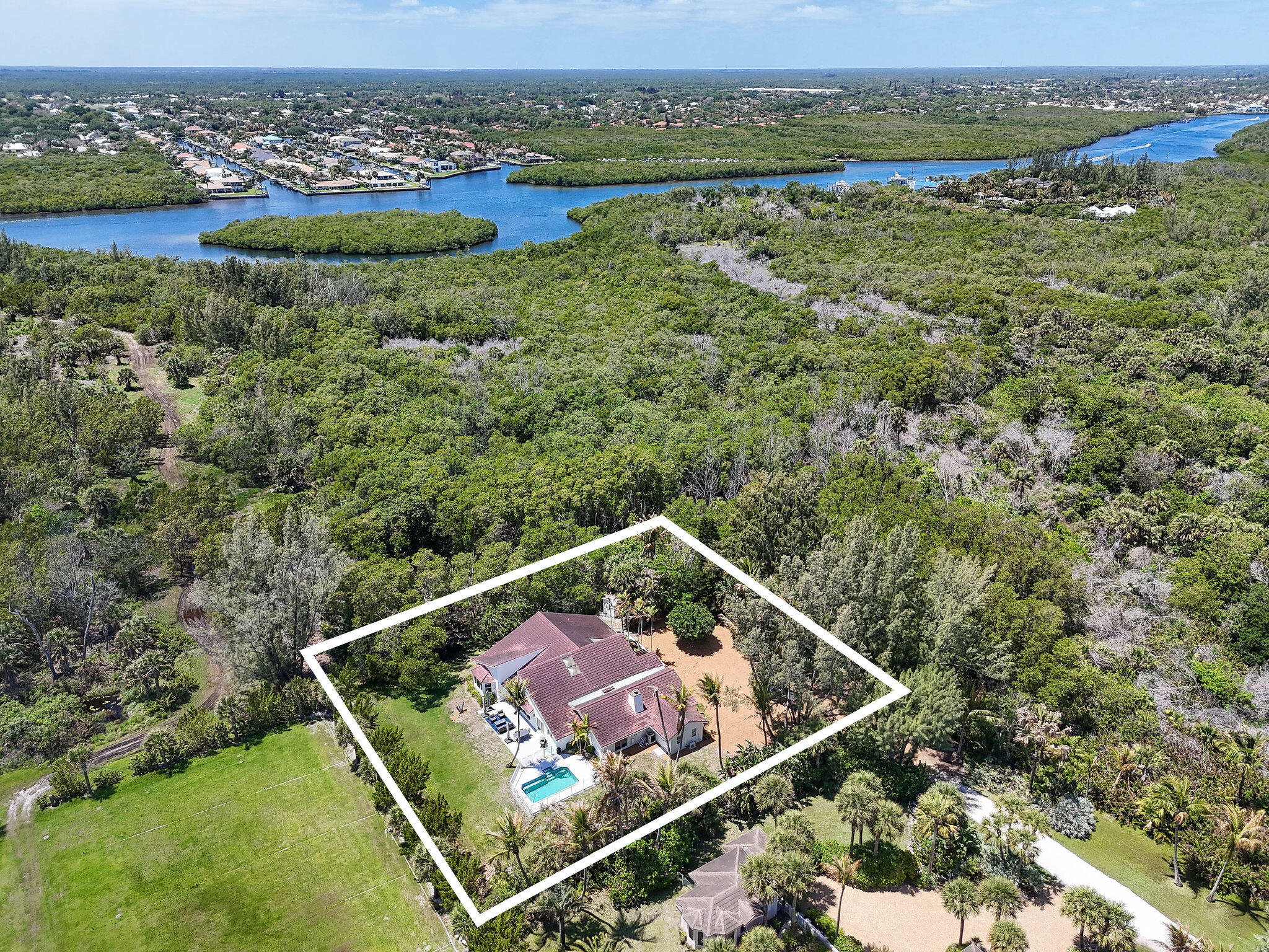 114 N Beach Jupiter Island, FL 33455
