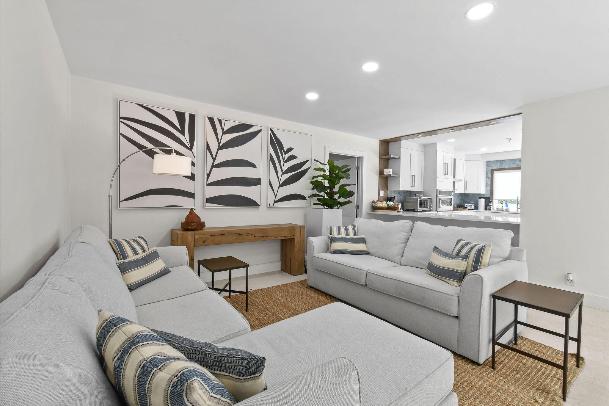 114 N Beach Jupiter Island, FL 33455