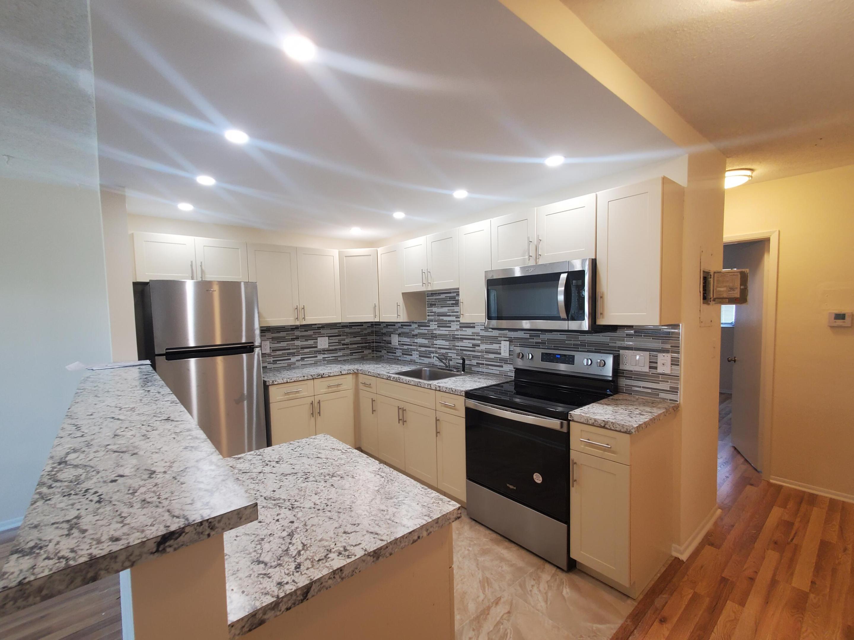 5203 NE 24th #B206