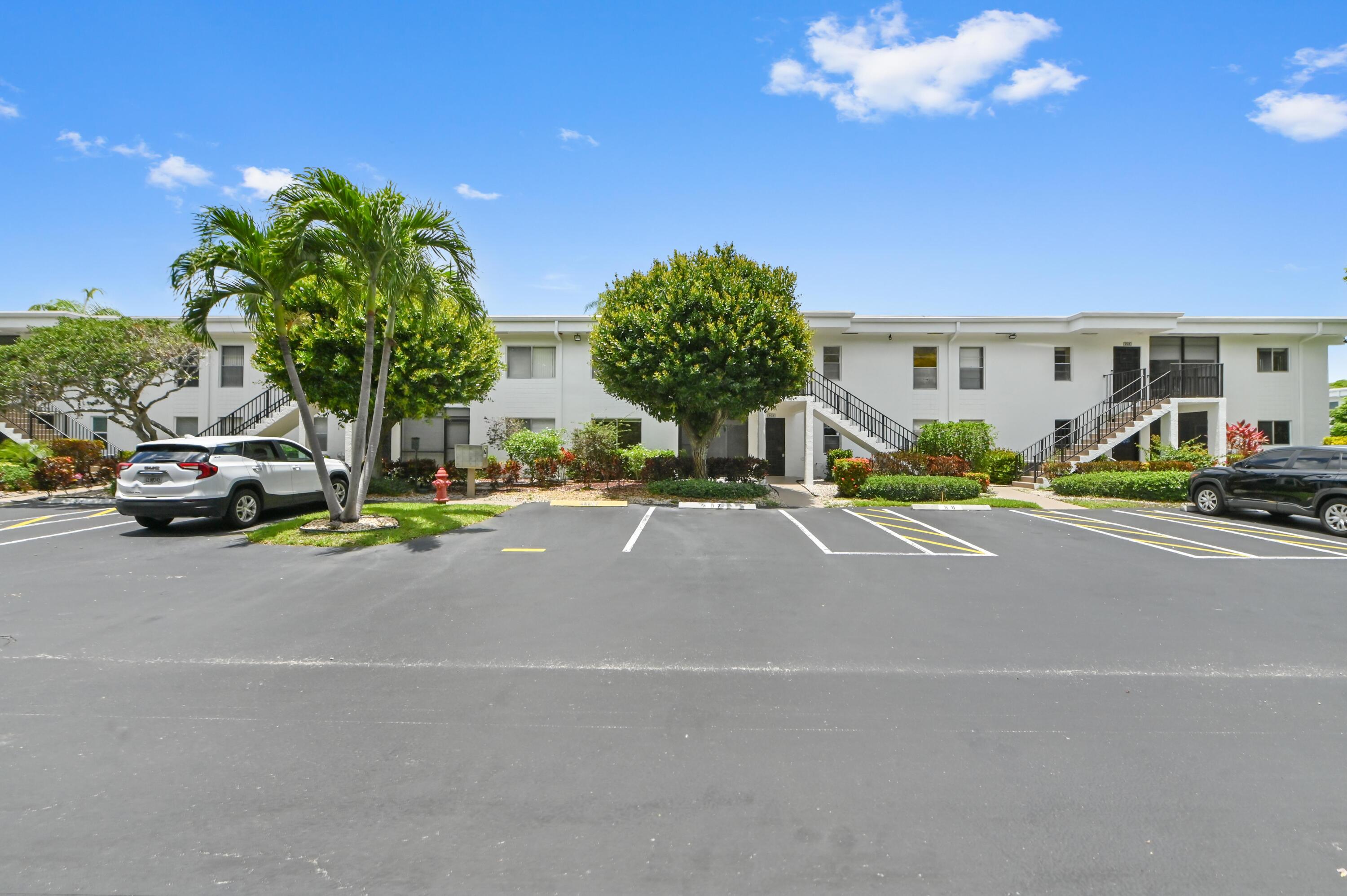 6586 Southurst #103