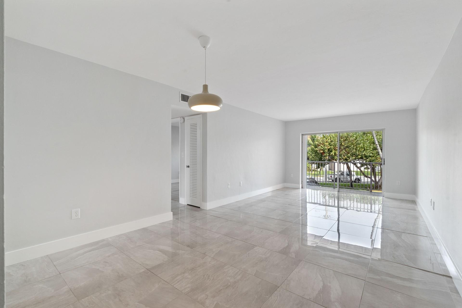 7500 SW 82nd #G209