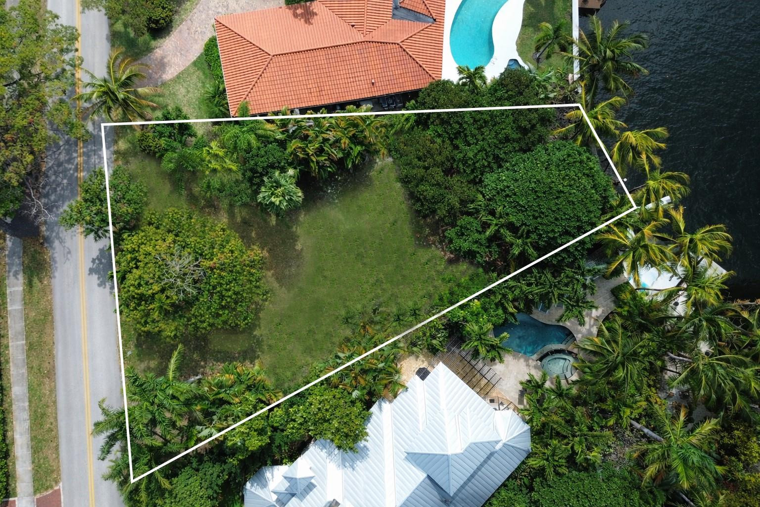 2405 Middle Riv Fort Lauderdale, FL 33305