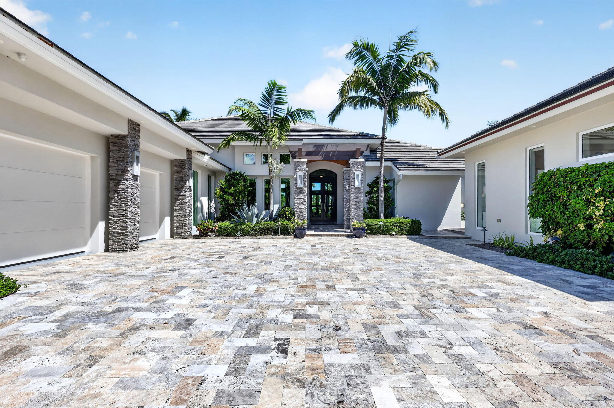 7037 SE Hbr Cir Stuart, FL 34996