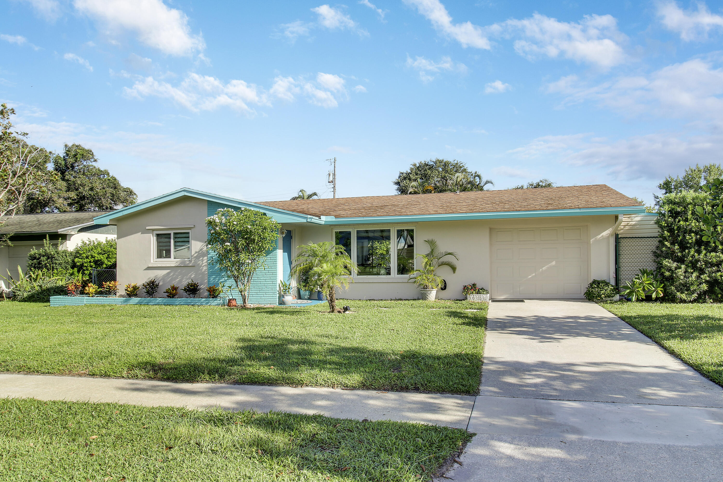 60 Camelia Cir