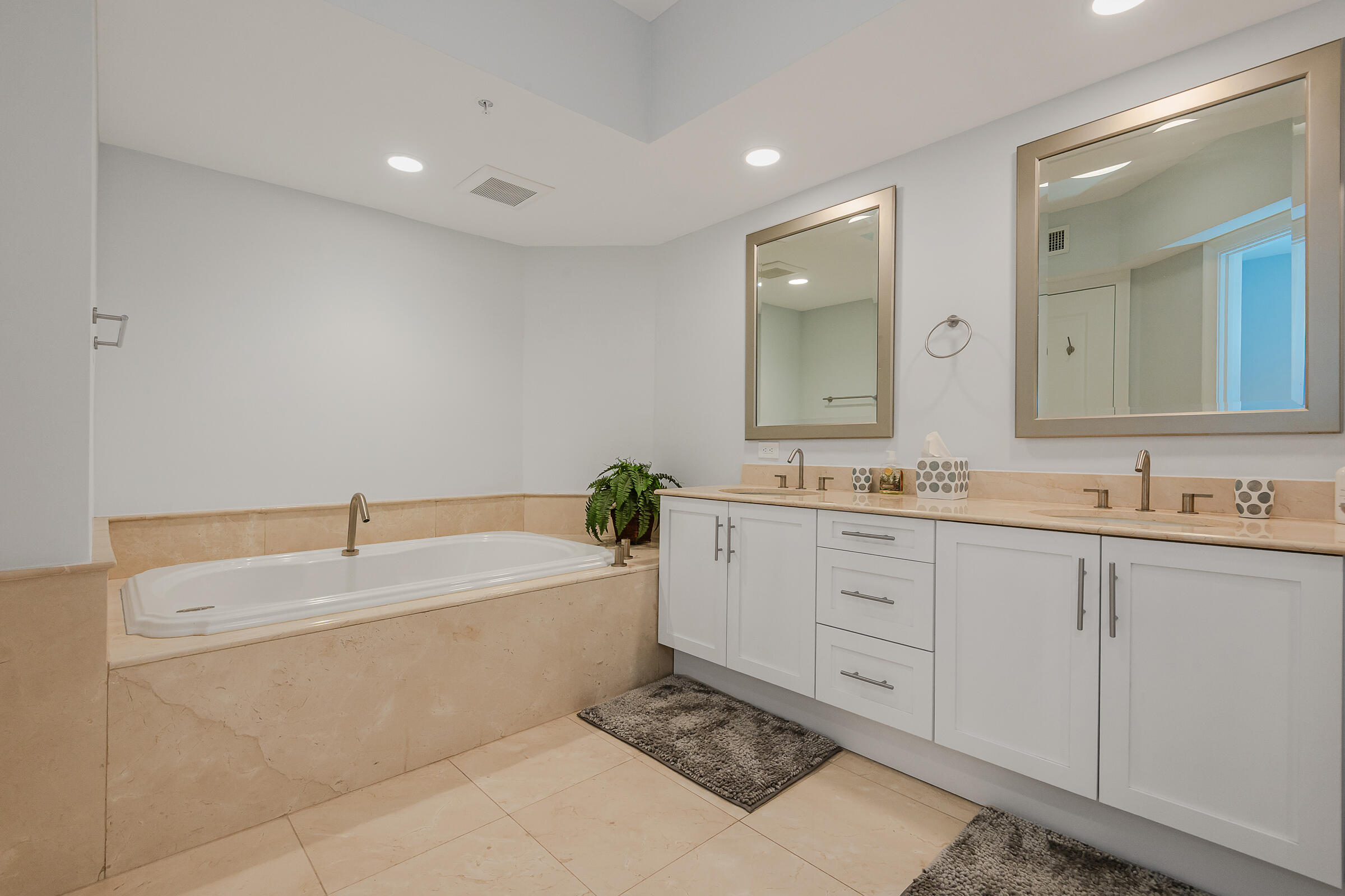 411 N New Riv Dr #1205 Fort Lauderdale, FL 33301