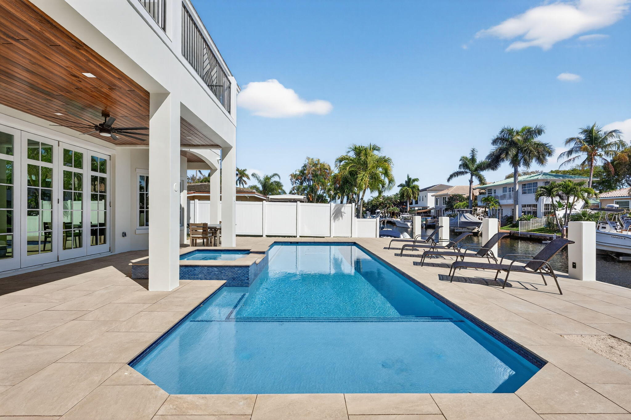 310 SE 9th Ct Pompano Beach, FL 33060