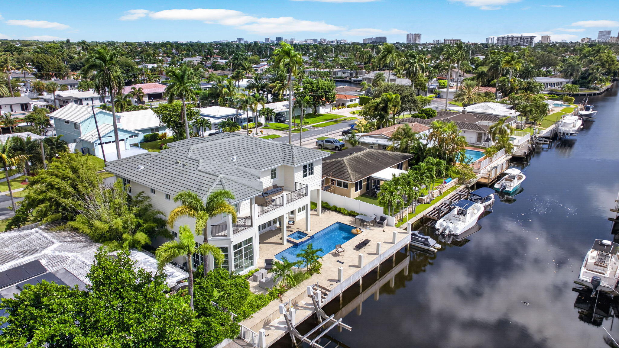 310 SE 9th Ct Pompano Beach, FL 33060