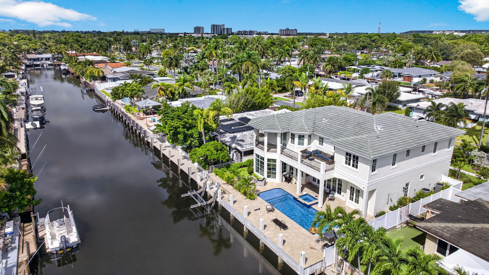 310 SE 9th Ct Pompano Beach, FL 33060