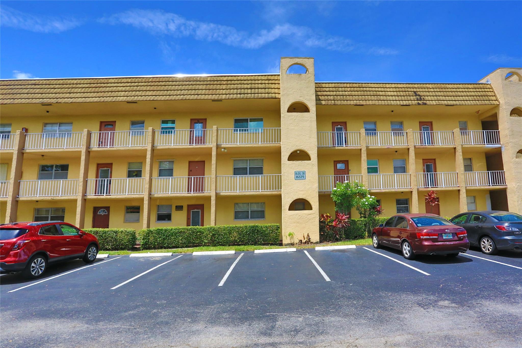 8225 Sunrise Lks Blvd #305