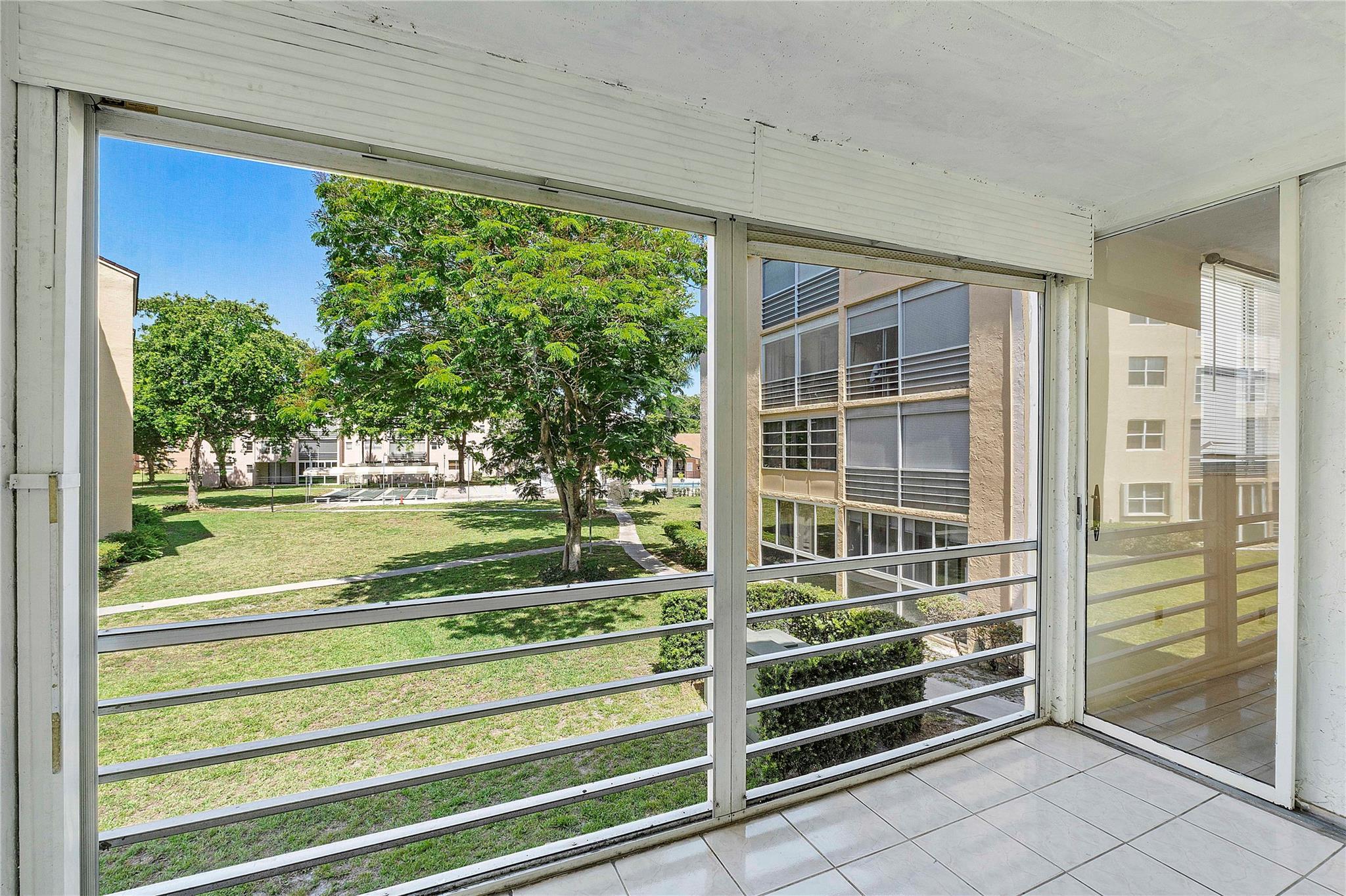 2811 Somerset Dr #209