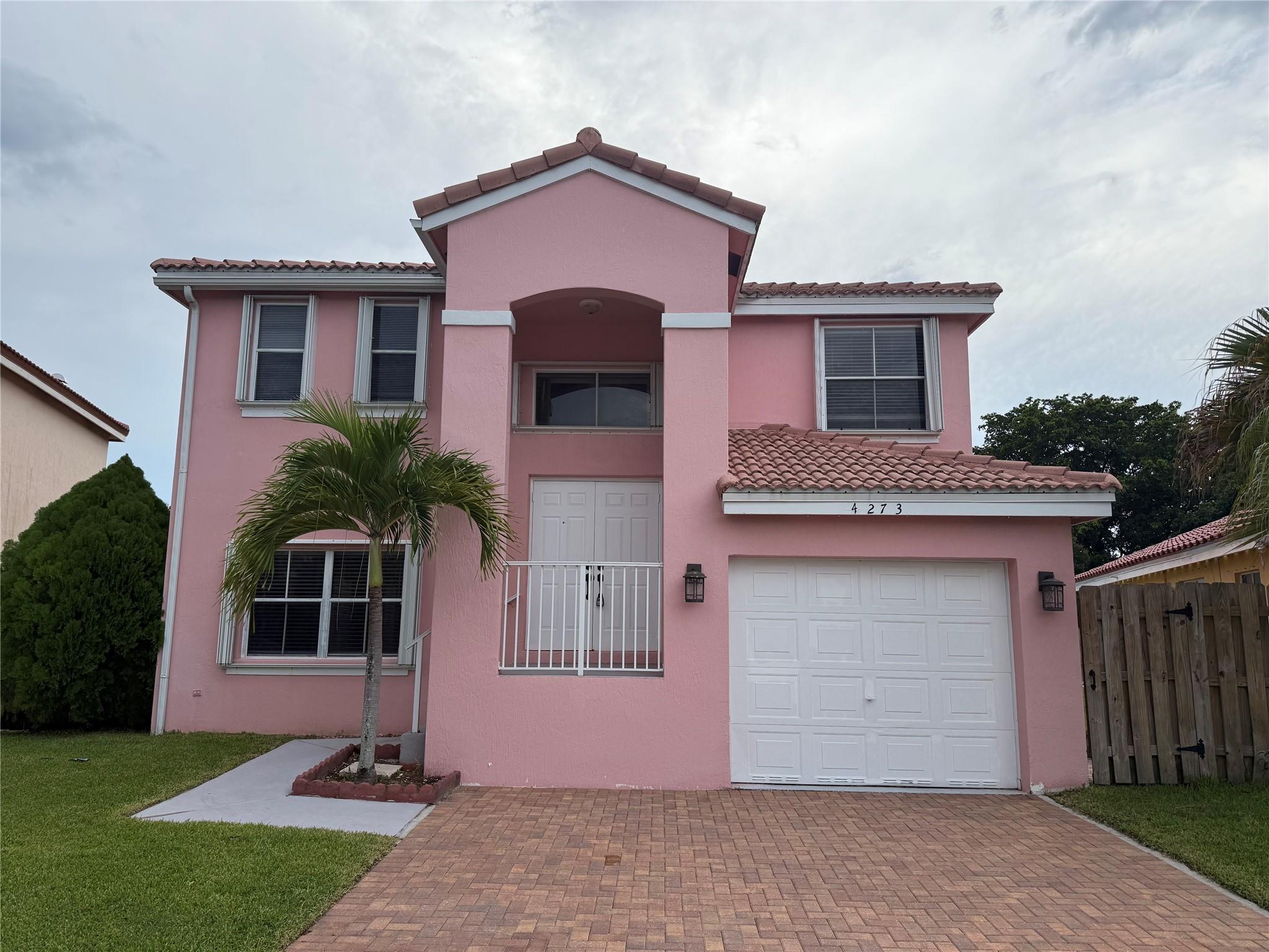 4273 SW 84th Ter